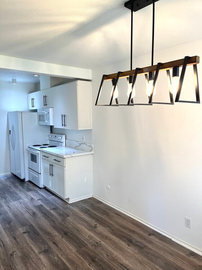 Foto del edificio - 322 S Miraleste Dr