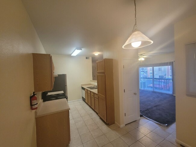 Building Photo - 6310 Oak St