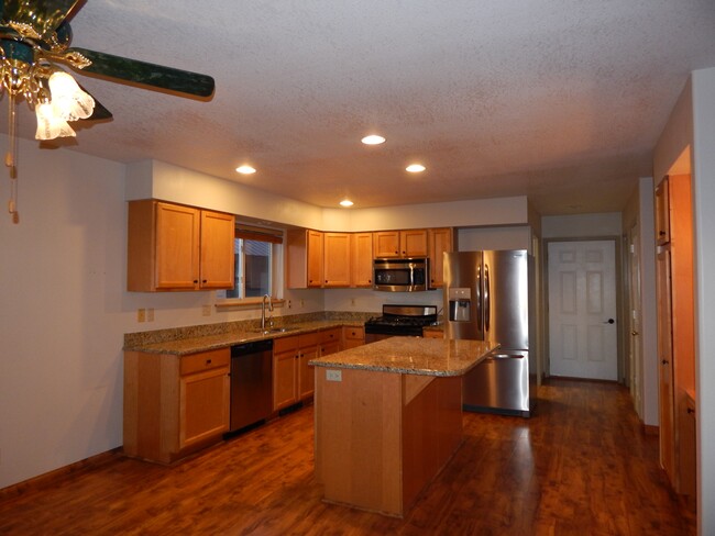 Building Photo - 269 Saddle Dr