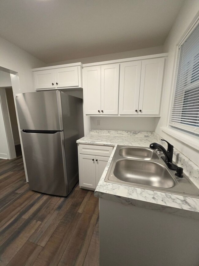 Building Photo - 1315-1317 N. Boston Pl