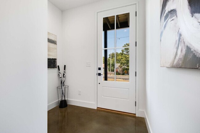 Photo - 1806 Lischey Ave Apartment