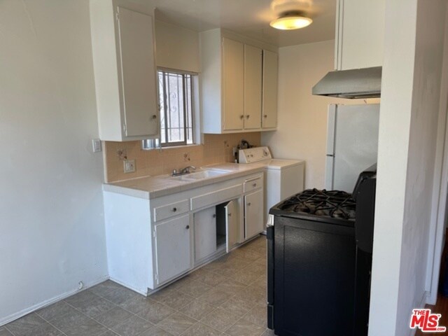 Building Photo - 1022 S Catalina St