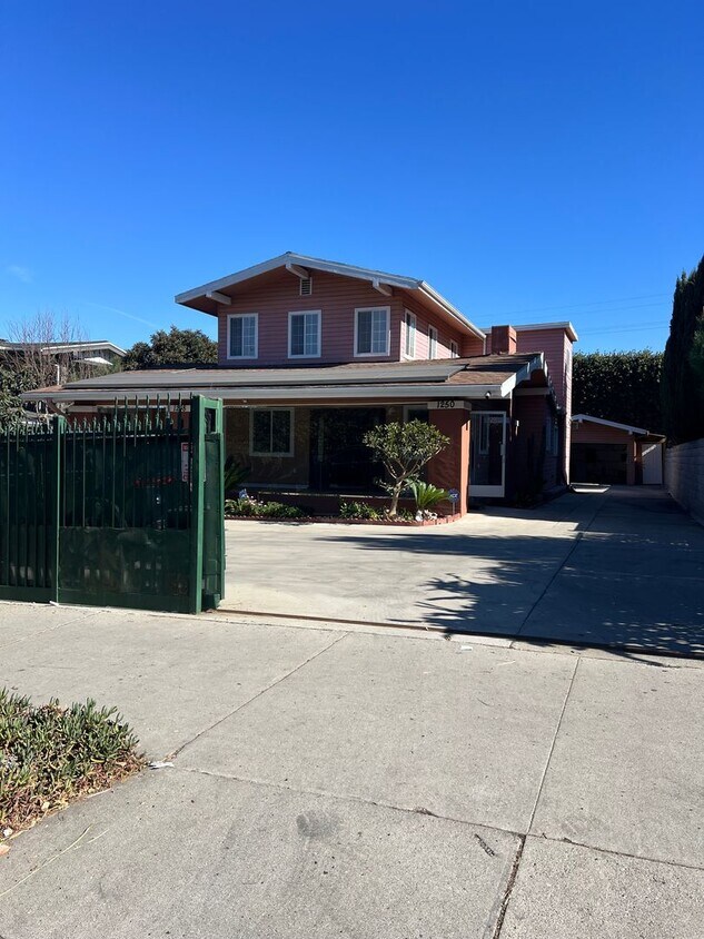 Primary Photo - 1248 S Manhattan Pl