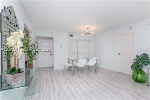 Building Photo - 100 Bayview Dr