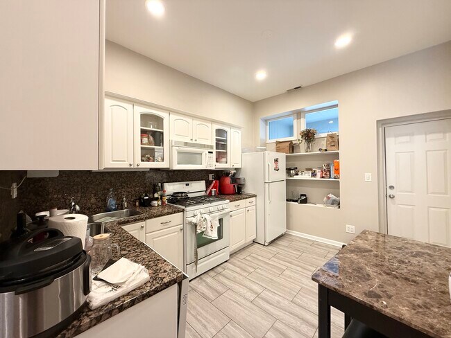 Foto del edificio - 1905 W Huron St