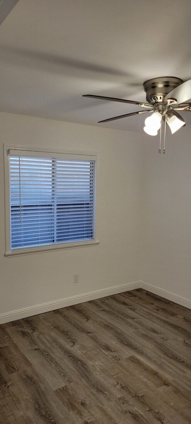 Foto del edificio - 8404 Walker St