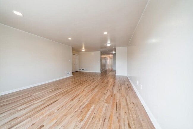 Building Photo - 603 Ocean Ave