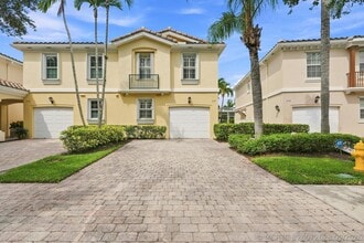 Building Photo - 337 Salinas Dr