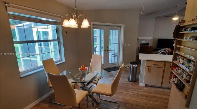 Foto del edificio - 13610 NW 70th St