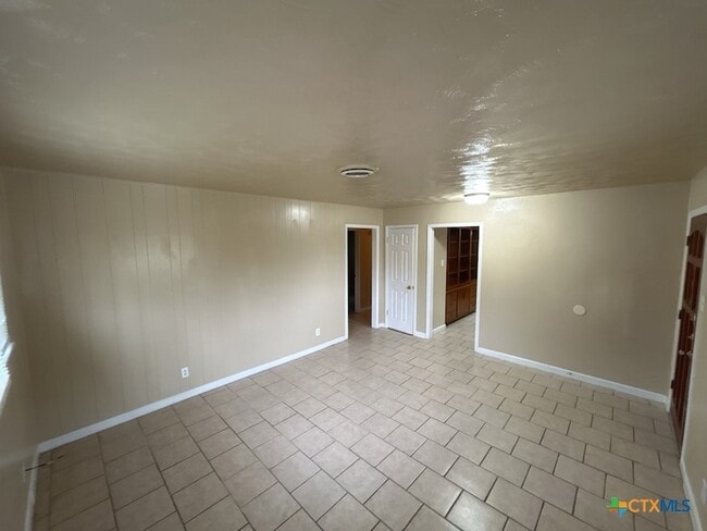 Building Photo - 1814 Crestridge Dr