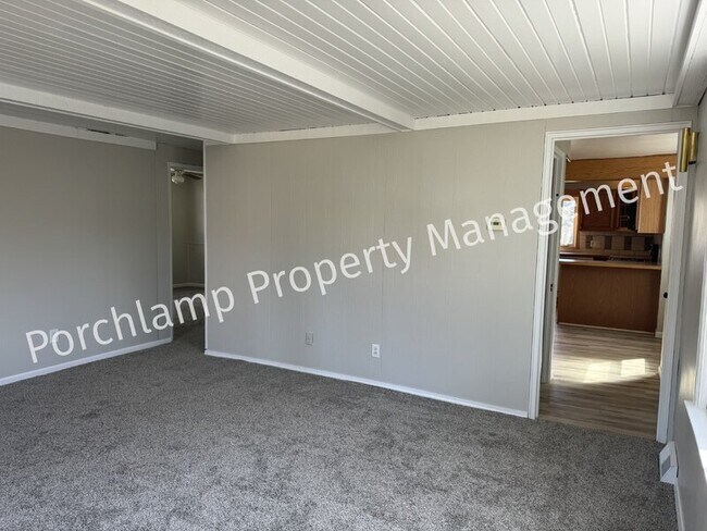 Foto del edificio - 2159 Letart Ave