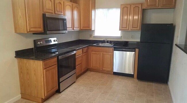 Foto del edificio - 5327 Hillsdale Blvd