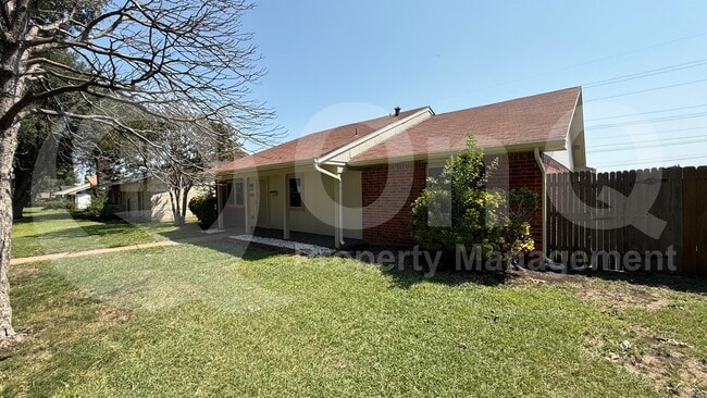 Building Photo - 3302 High Plateau Dr