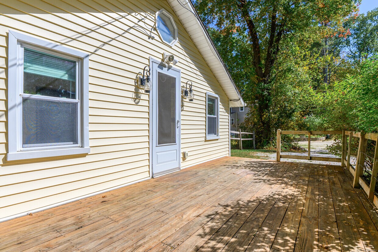 Foto principal - 83 Picketts Ridge Rd