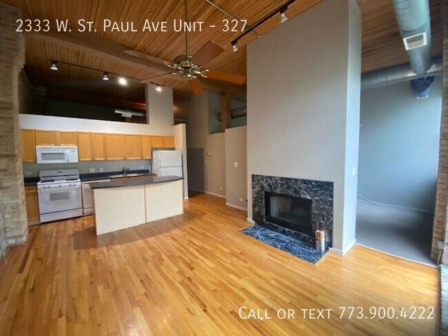 Building Photo - 2 Bedroom 1 bath, Top Floor Loft in Heart ...