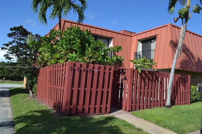 Building Photo - 3340 Meridian Way S