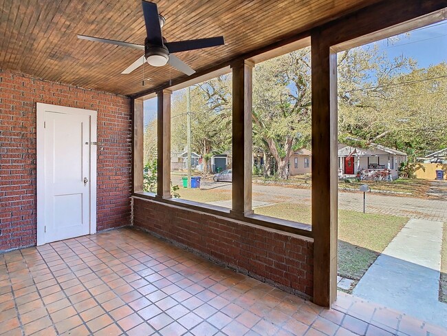 Foto del edificio - Renovated Seminole Heights Home w/Bonus Room!