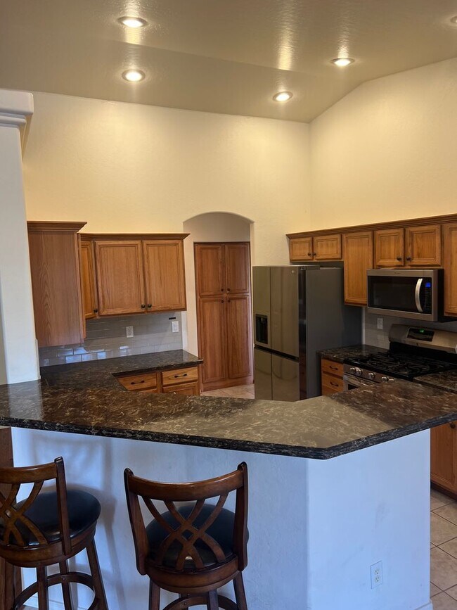 Building Photo - 3 Bedroom + Office and 3 Car Garage in Gra...