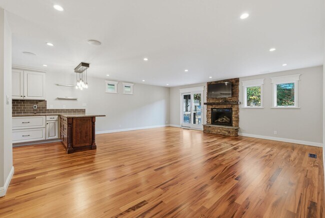 Building Photo - Exceptional Home in the Back of the Valley, Pacifica