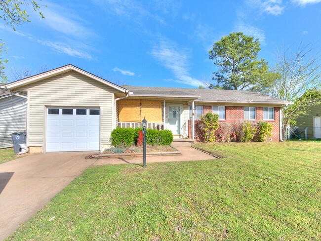 Building Photo - Charming 3-Bedroom Home in Convenient Tulsa Location