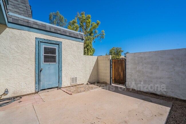 Building Photo - 8115 N 32nd Dr