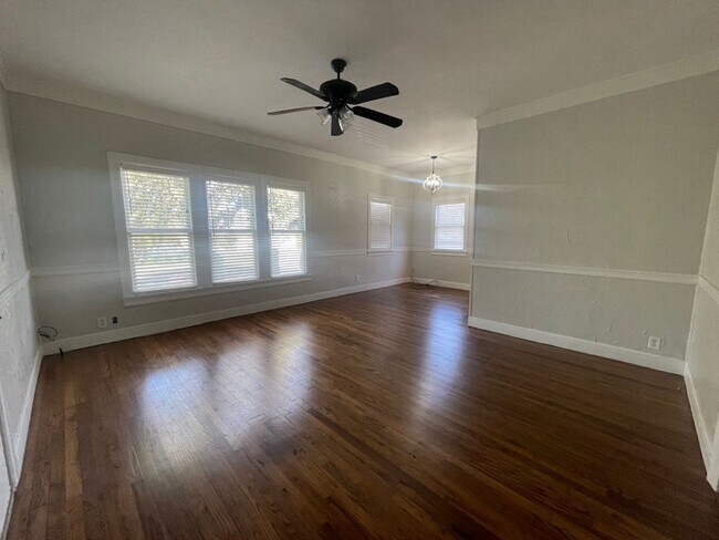 Foto del edificio - 4 Bedroom Home Near Downtown Stephenville