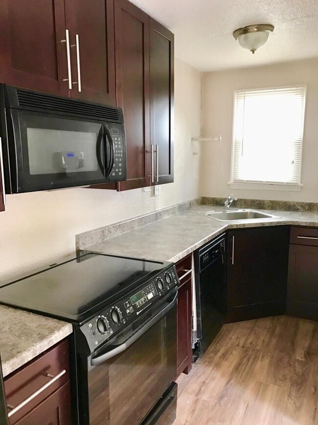 Foto del edificio - 1444 Valentia St