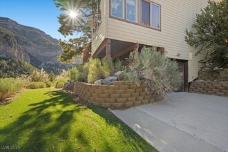 Building Photo - 310 Kris Kringle Rd