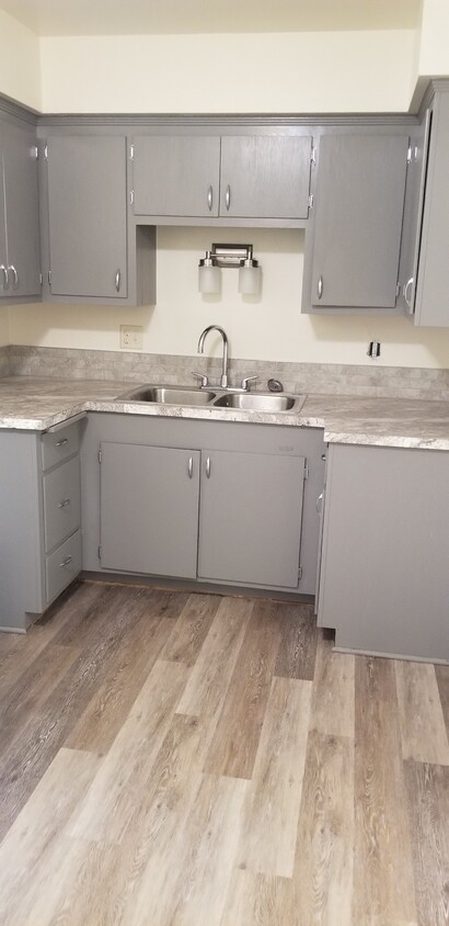 Kitchen - 313 N 95th St