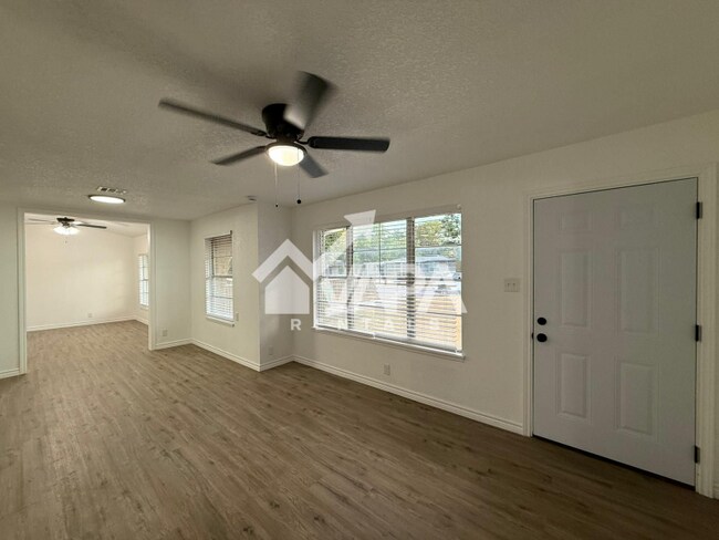 Building Photo - 530 Artemis Dr
