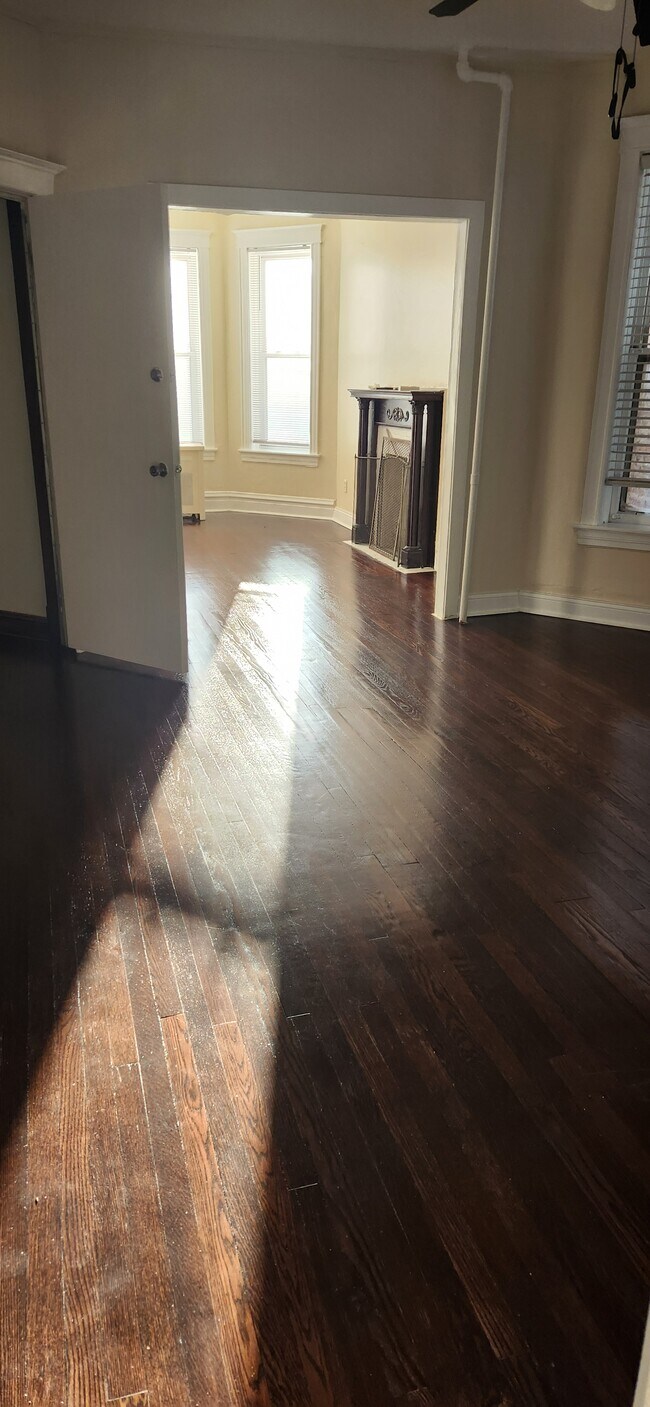 Foto del edificio - 6620 S Champlain Ave