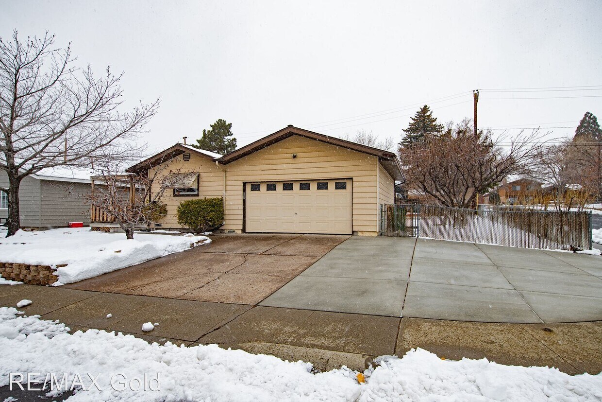 3 br, 2 bath House 1365 Bridgewood Lane House Rental in Reno, NV