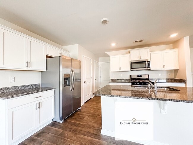 Building Photo - Stylish 4-bedroom Home in Greer, SC