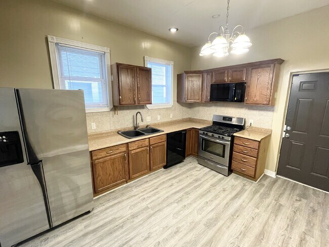 Foto del edificio - Near Southside 2BR/1.5BA House!