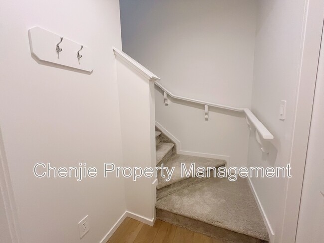 Photo du bâtiment - 3731-3214 214 St NW