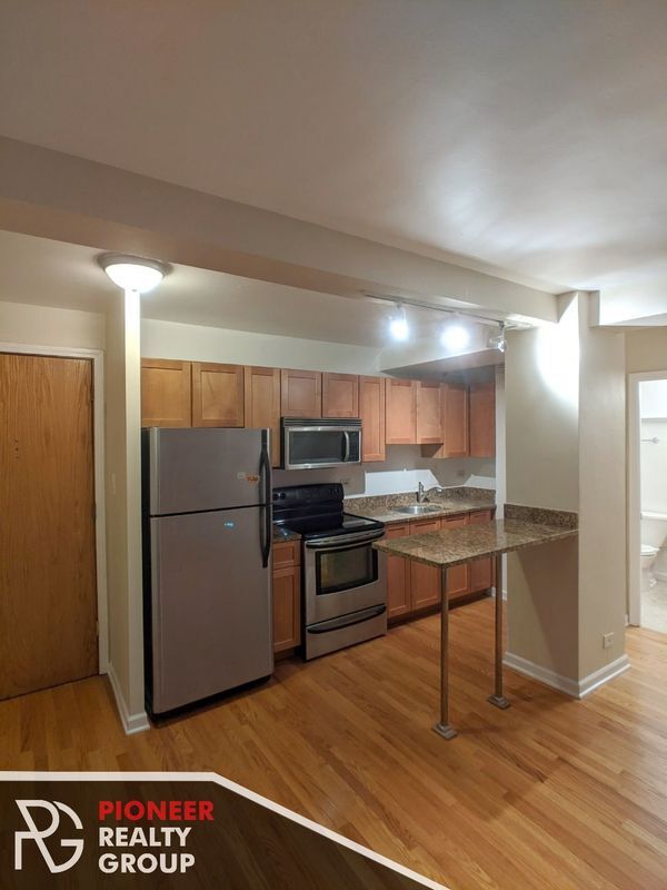 Foto del edificio - 4180 N Marine Dr