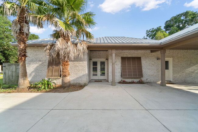 Building Photo - 52 Okahatchee Cir SE