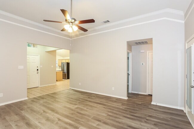 Foto del edificio - 5628 Indian Hill Dr