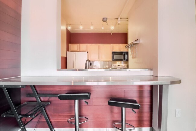 Building Photo - 444 17th St