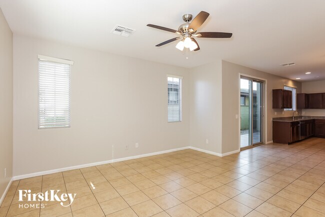 Foto del edificio - 15380 W Columbine Dr