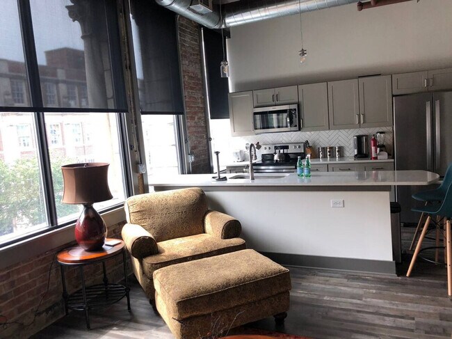 Building Photo - 350 East Ave