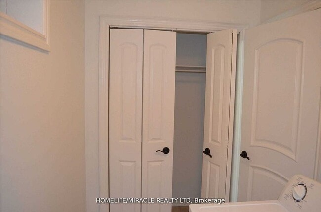 Building Photo - 153 Willis Rd