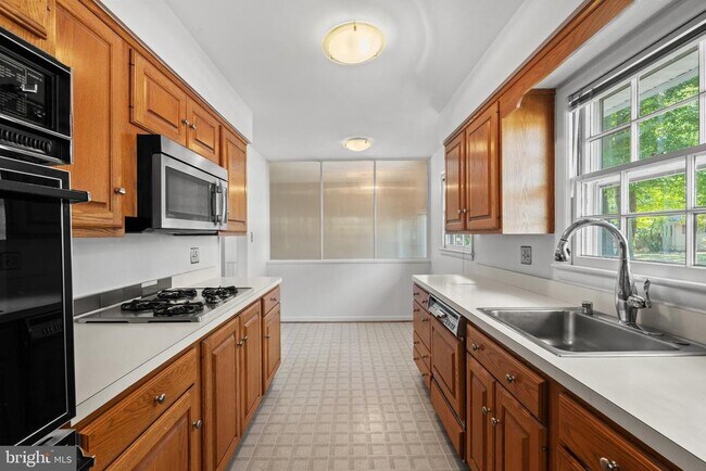 Foto del edificio - 3001 Battersea Ln