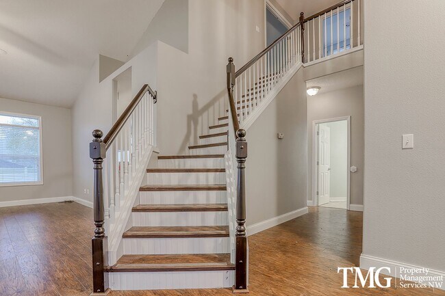 Building Photo - Wonderful 2 Story home in La Center