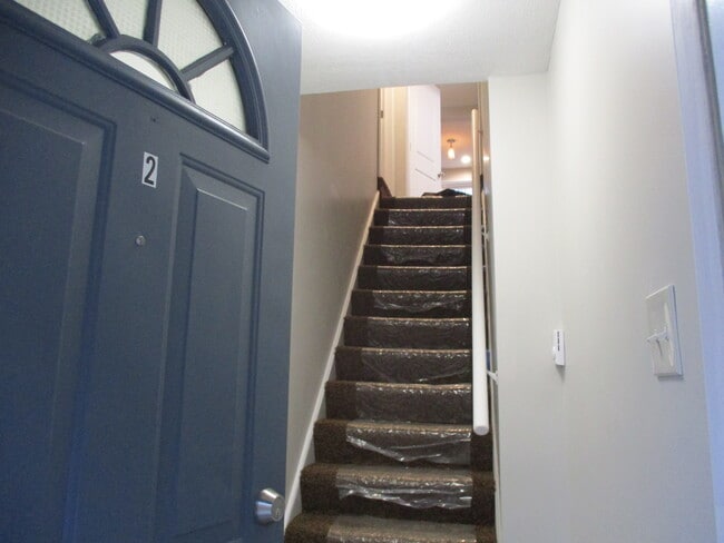 Entry to 2nd floor apt - 461 Broadway St