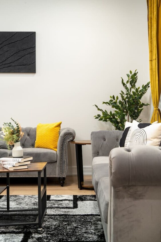 Foto principal - 3723 S Giles Ave