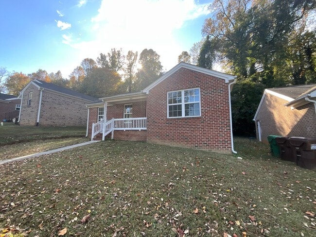 Foto del edificio - COMING SOON-NE HIGH POINT! Newly renovated...