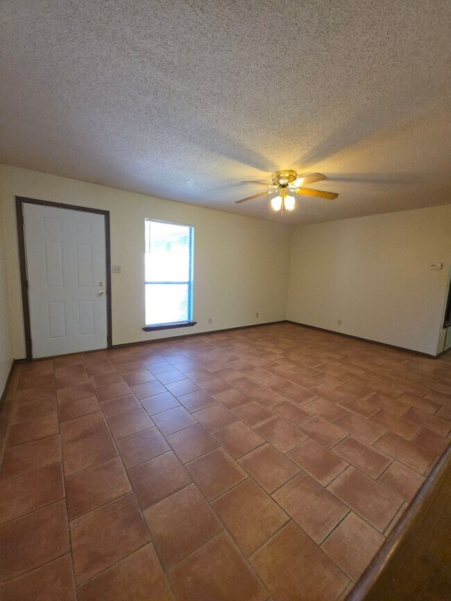 Foto del edificio - 1022 N Parker Rd