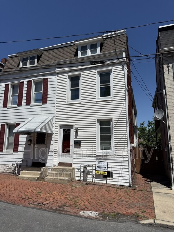 Foto principal - 913 Blunston St