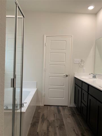 Building Photo - 2209 Miramar Dr